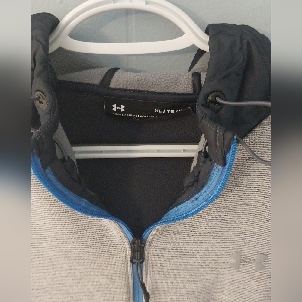 Under Armor Jacket - Picture 3 of 4